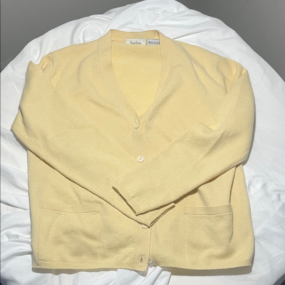 Neiman Marcus Women's Cream Cardigan Sweater